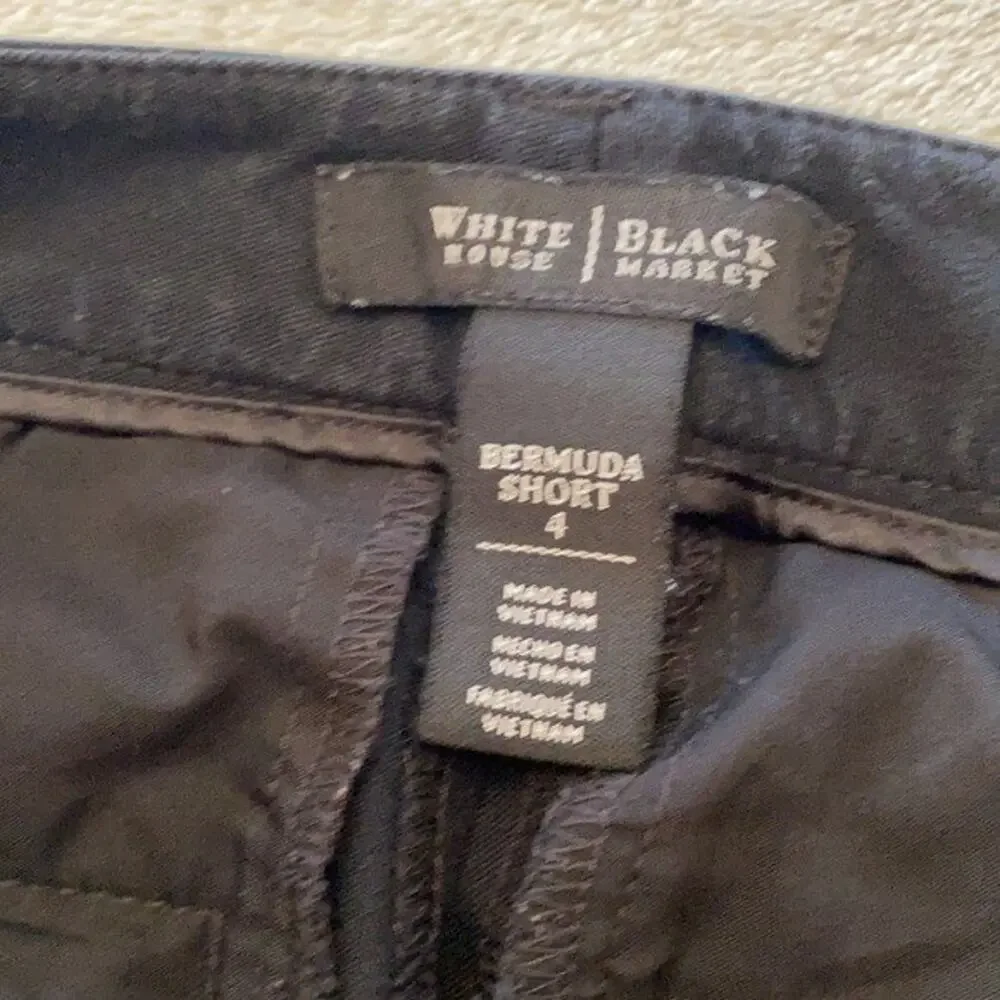 White House Black Market Shorts Womens 4‎ Black Bermuda Twill Pockets Modest